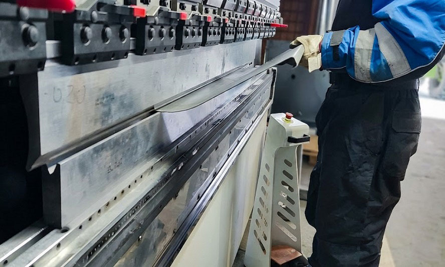 Vad ingår i en plåttillverkningstjänst?